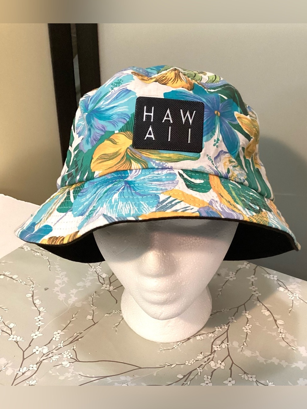 Robin Ruth Foral Hawaii bucket hat